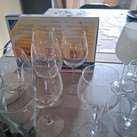 Servizi misti piatti e bicchieri