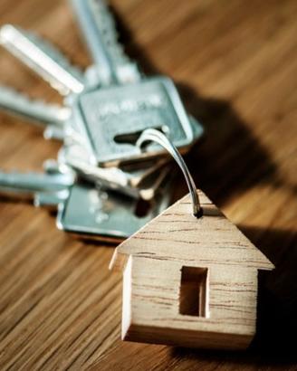 Agente immobiliare per visite appartamenti