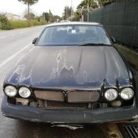 Jaguar XJR Anno 2002 Per Ricambi