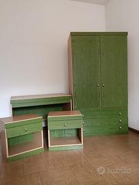 Armadio con scrivania e comodini