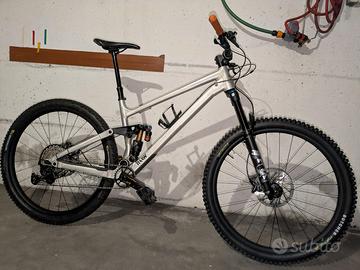 MTB full suspension Raaw Jibb