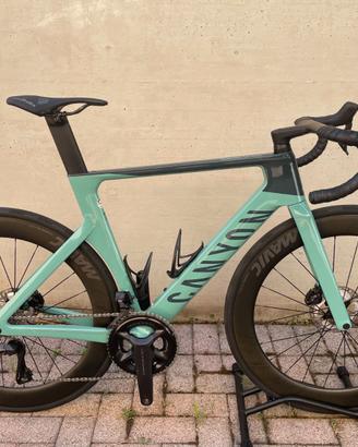 Canyon Aeroad CF SLX 8 Di2 Cosmic 2024