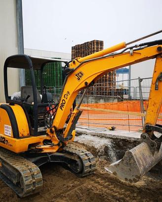 Escavatore JCB 8027