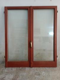 finestra in Douglas con doppio vetro 