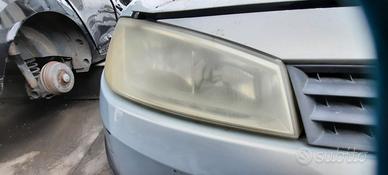 RENAULT MEGANE 2005 - FARO ANTERIORE DESTRO