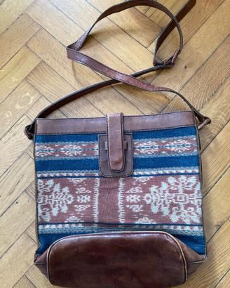 Borsa da donna indonesiana