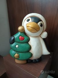 pinguino con albero di natale Thun 