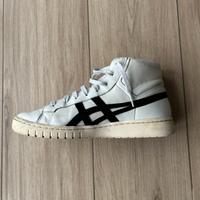 Scarpe asics gel bianche e nere alte numero 44