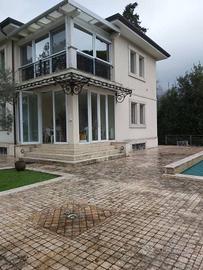 Villa di 315 m² con più di 5 locali a Camaiore