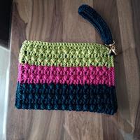 pochette all'uncinetto 