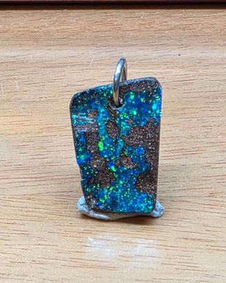 Opale Boulder australiano