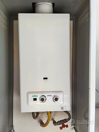 Scaldabagno istantaneo a gas a camera aperta ARTÙ