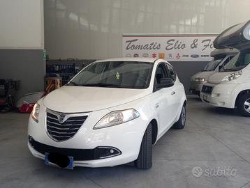 Lancia Ypsilon 1.2 ELEFANTINO ROSA GPL