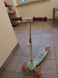 monopattino 3 ruote con luci