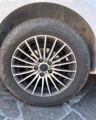 Gomme quattro stagioni 215/60 R17 100V