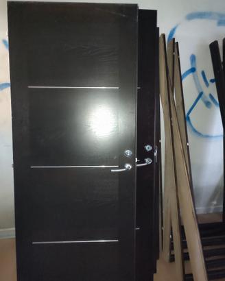 Porte interne in color wenge con maniglie