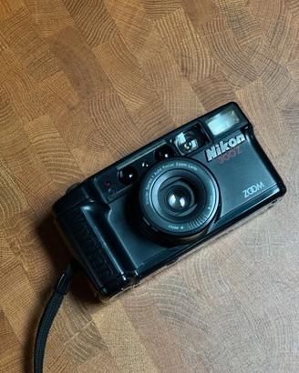 Camera a pellicola Nikon 300Z zoom