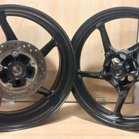 Coppia cerchi r1 Yamaha 2004 2005 2006 come n.uovi