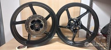 Coppia cerchi r1 Yamaha 2004 2005 2006 come n.uovi