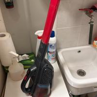 Aspirapolvere compatto