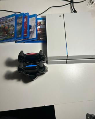 Ps4 bianca, 2 joistick, 5 giochi tutto funzionante