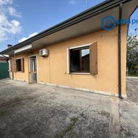 Bifamiliare con giardino tutta su un piano