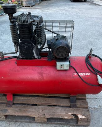 Compressore ceccato 300lt