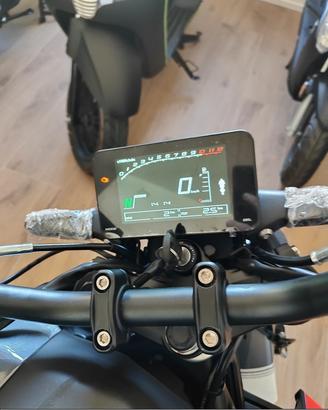 Moto 125cc nuda 5 marce rosso 2025 nuovo