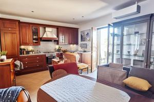 3 LOCALI A ANGUILLARA SABAZIA