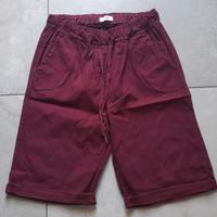 pantaloni corti bordeau