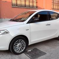 Lancia Ypsilon Platinum