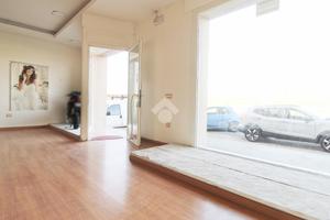 NEGOZIO A BOTRICELLO