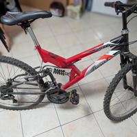 mountain bike full suspension 26"  con 18 rapporti