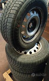 Pneumatici con cerchi