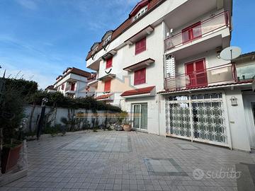 Villa plurifamiliare Via Enrico Fermi Rif.G2041
