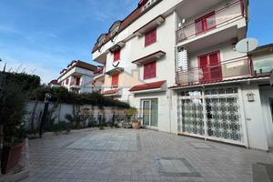 Villa plurifamiliare Via Enrico Fermi Rif.G2041