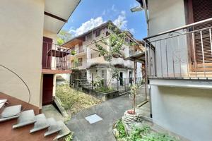 CASA SEMINDIPENDENTE A TRAVES