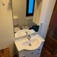 Mobiletto bagno usato