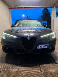 alfa stelvio motore km zero !!!!!!