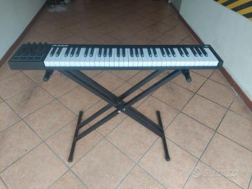 Tastiera MIDI Alesis V61 con stand