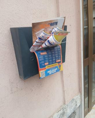Adetto volantinaggio negozi e supermercati