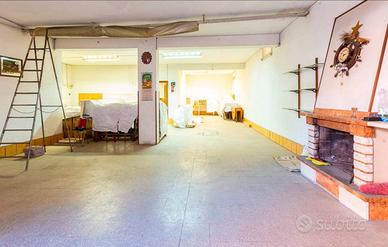 Garage/ magazzino