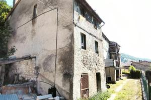 Casa terra-tetto a montemonaco loc rocca