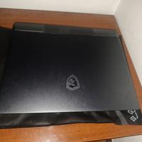 MSI VECTOR 16 HX 5070 TI 12 GB + RAM 32 GB