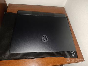 MSI VECTOR 16 HX 5070 TI 12 GB + RAM 32 GB