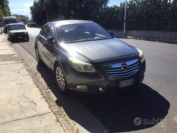 Auto opel insigna perfetta