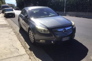 Auto opel insigna perfetta