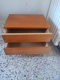 Coppia di comodini in legno