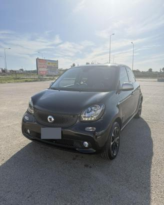 smart FourFour