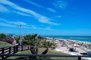 Porto Potenza Picena mare sotto casa Conero Marche